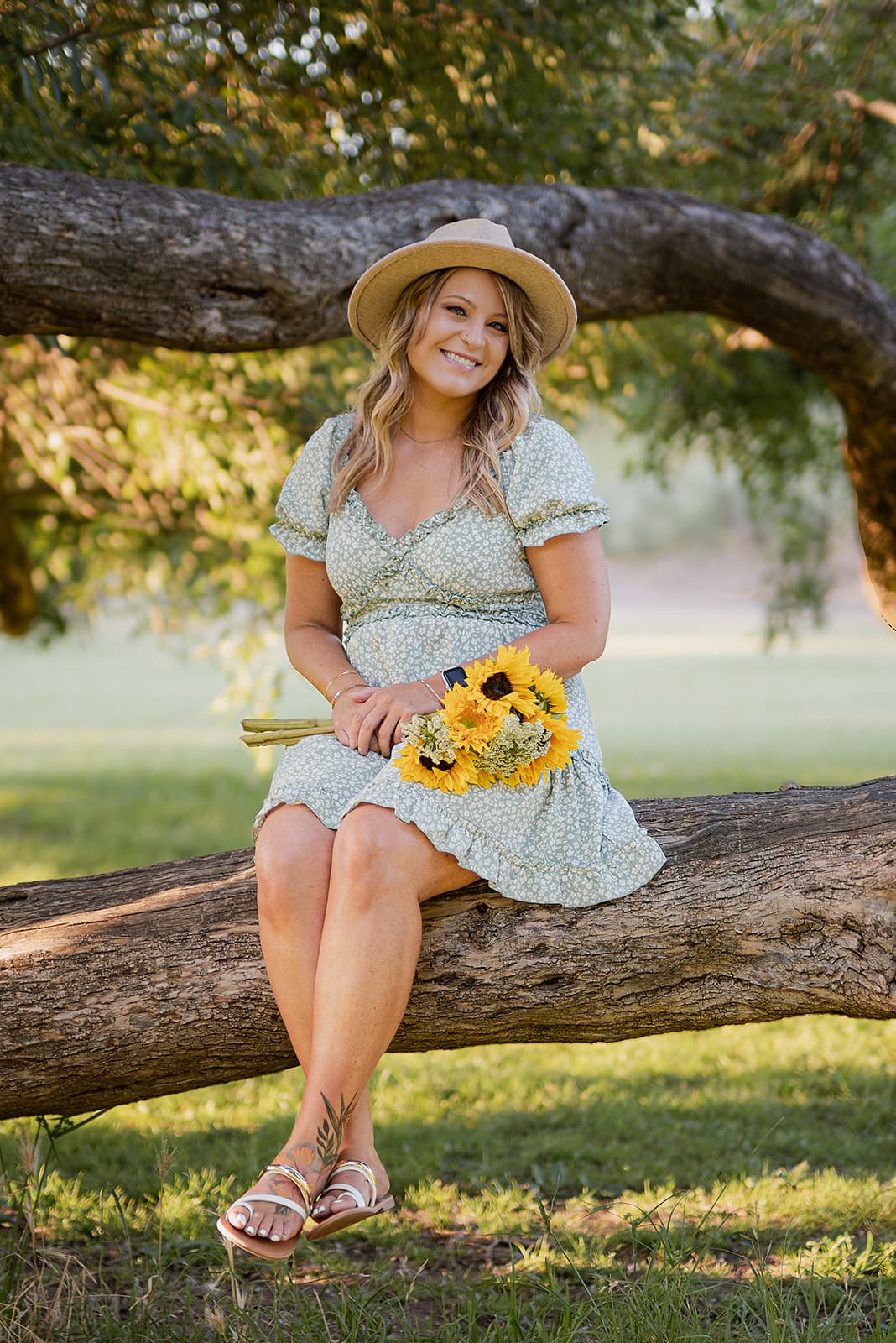 Maternity portrait in warm light
